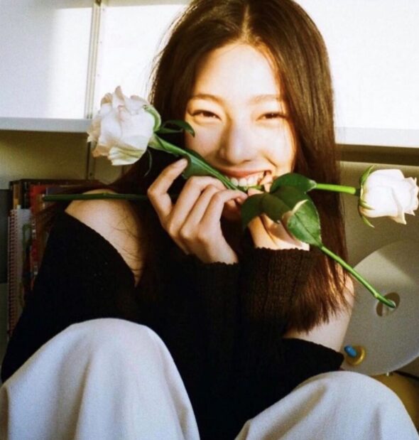 こんにちは♡　モデル兼女優「イ・ジンイ」です。