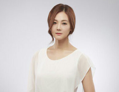 Hello, I am actress Kim Suyeon.