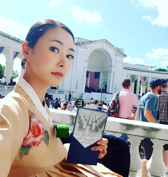 Hello, I'm a supermodel Kim Hyo-Jin^^